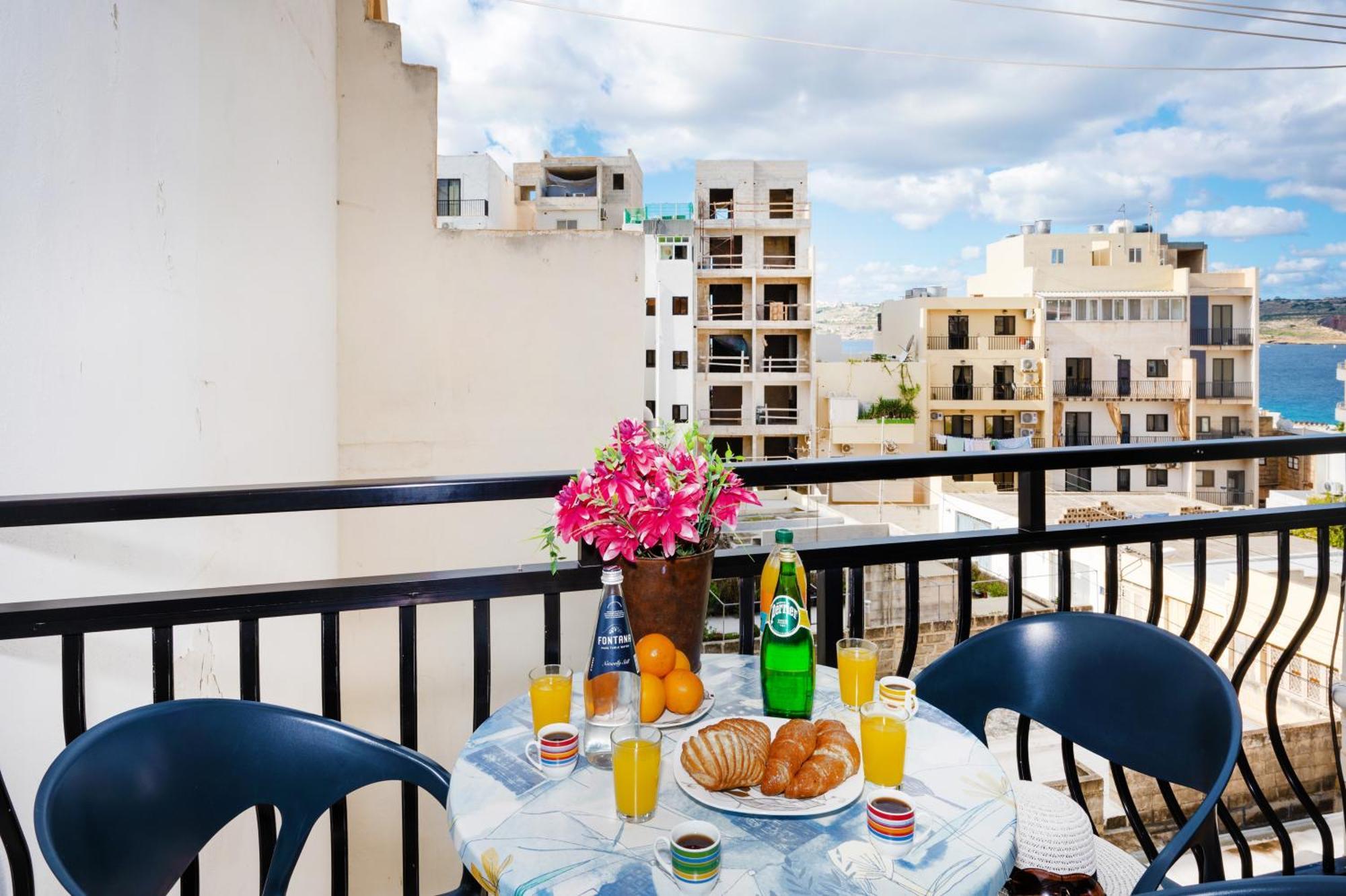 Seashells Apartments With Terrace, Just Off The Seafront In Bugibba - By Getawaysmalta St. Paul's Bay Exterior foto